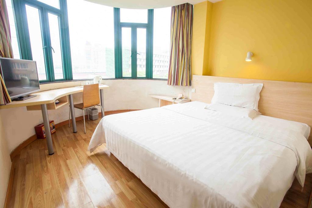 7Days Inn Foshan Coach Terminal Екстериор снимка