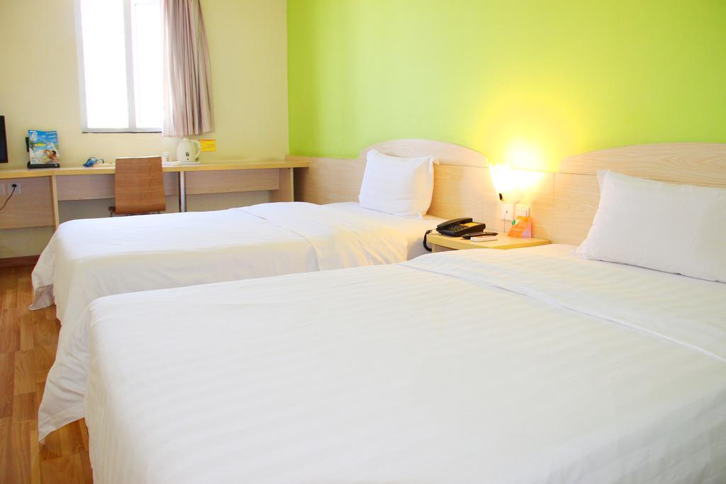 7Days Inn Foshan Coach Terminal Екстериор снимка